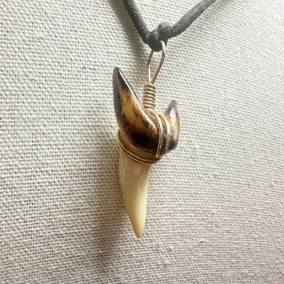 Shark Tooth Wire Wrapped Necklace Beachy Casual Jewelry Coastal Cowgirl Boho - Picture 3 of 9